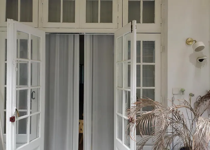 Shanghai Historical Art Bnb With Garden Courtyard Near Nanjing Road